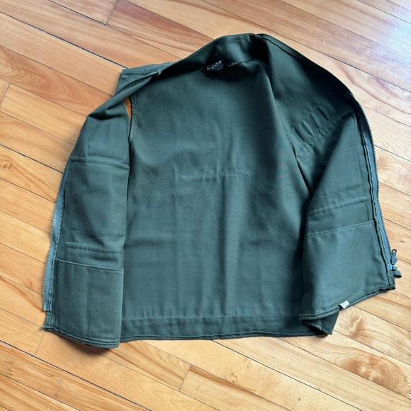 Barbour International Utility Vest – Olive Green Multi-Pocket Field Vest - Picture 3 of 3